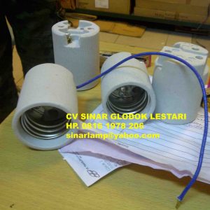 Fitting Lampu Keramik E40